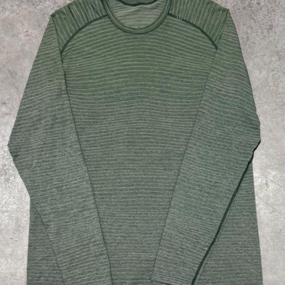 Lululemon Men's Long Sleeve Striped Green Running Workout Shirt Sz Large